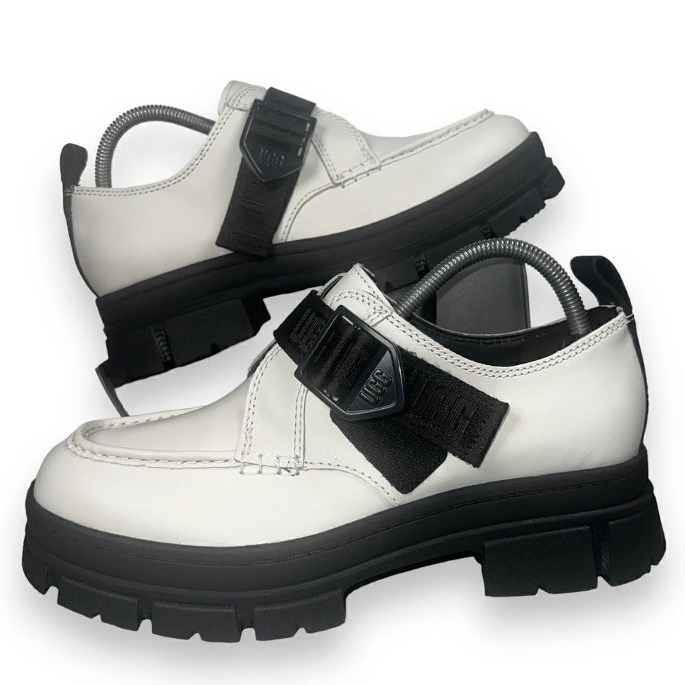 UGG Ashtonโ Platform Loafer 1132994โWhite / Black Women'sโ9
